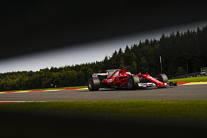Vettel: "Mercedes son los favoritos, pero intentaremos estar cerca"