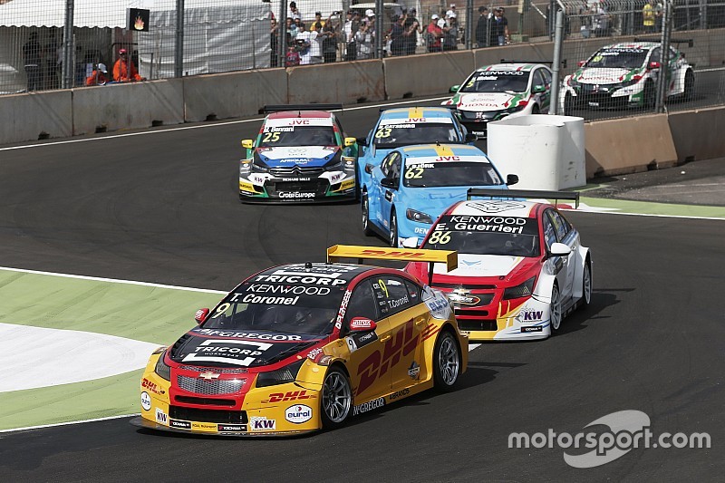 Coronel grijpt naast WTCC-zege: "Ik had geen remmen meer"