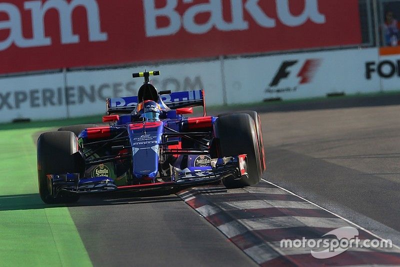 Sainz tolak salahkan Kvyat atas insiden di Baku