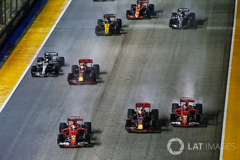 Hamilton: "Vettel non vedeva Max perché era nel suo punto cieco"