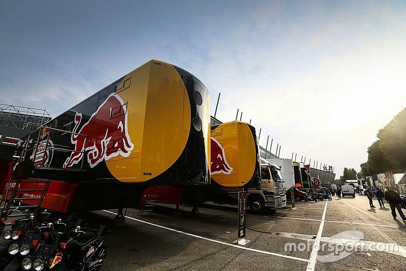 Le WSBK arrive à Donington le cœur lourd
