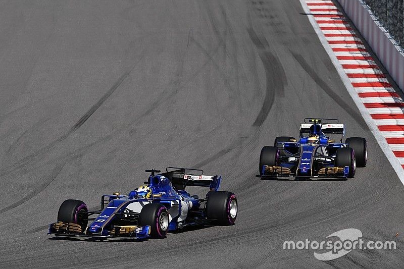 Marcus Ericsson, Sauber C36 y Pascal Wehrlein, Sauber C36