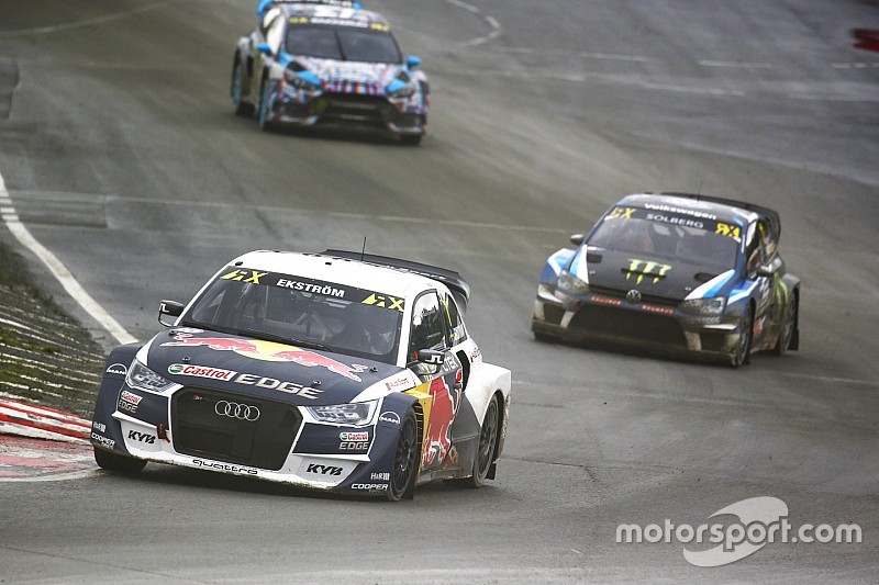 Ekström leader, Solberg impressionnant, Loeb à la peine