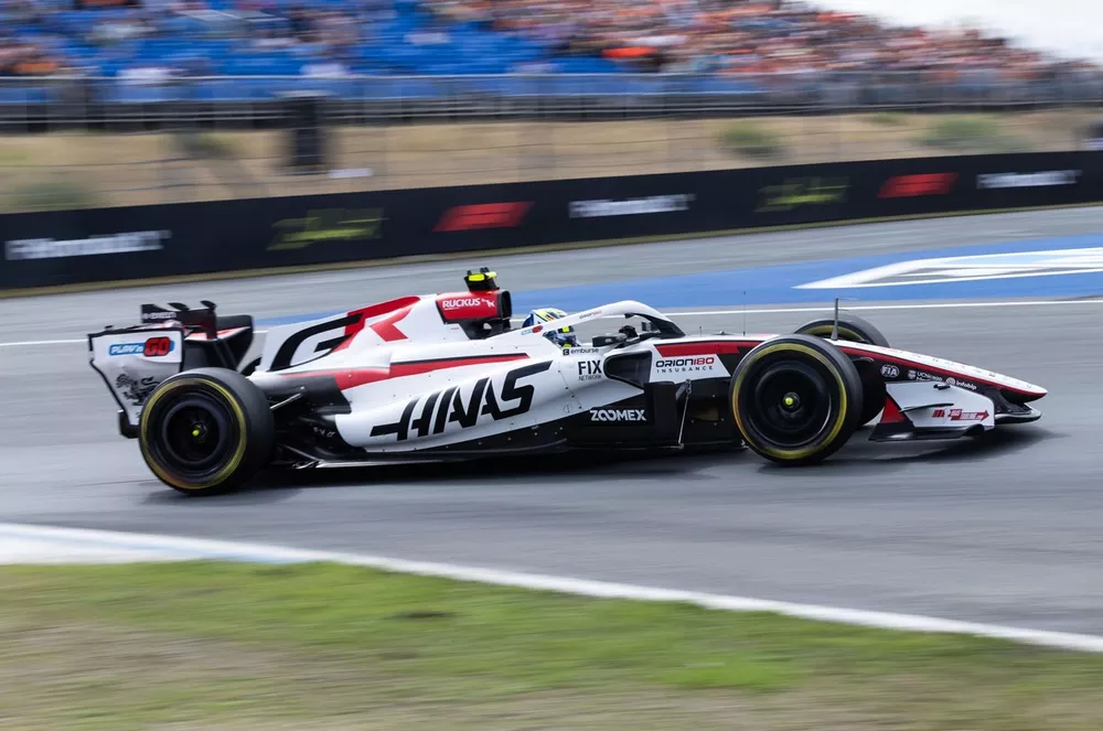 Haas contra las cuerdas: niega el salto al 2027 y promete mejoras para el VF-26 en Monza - figura 1