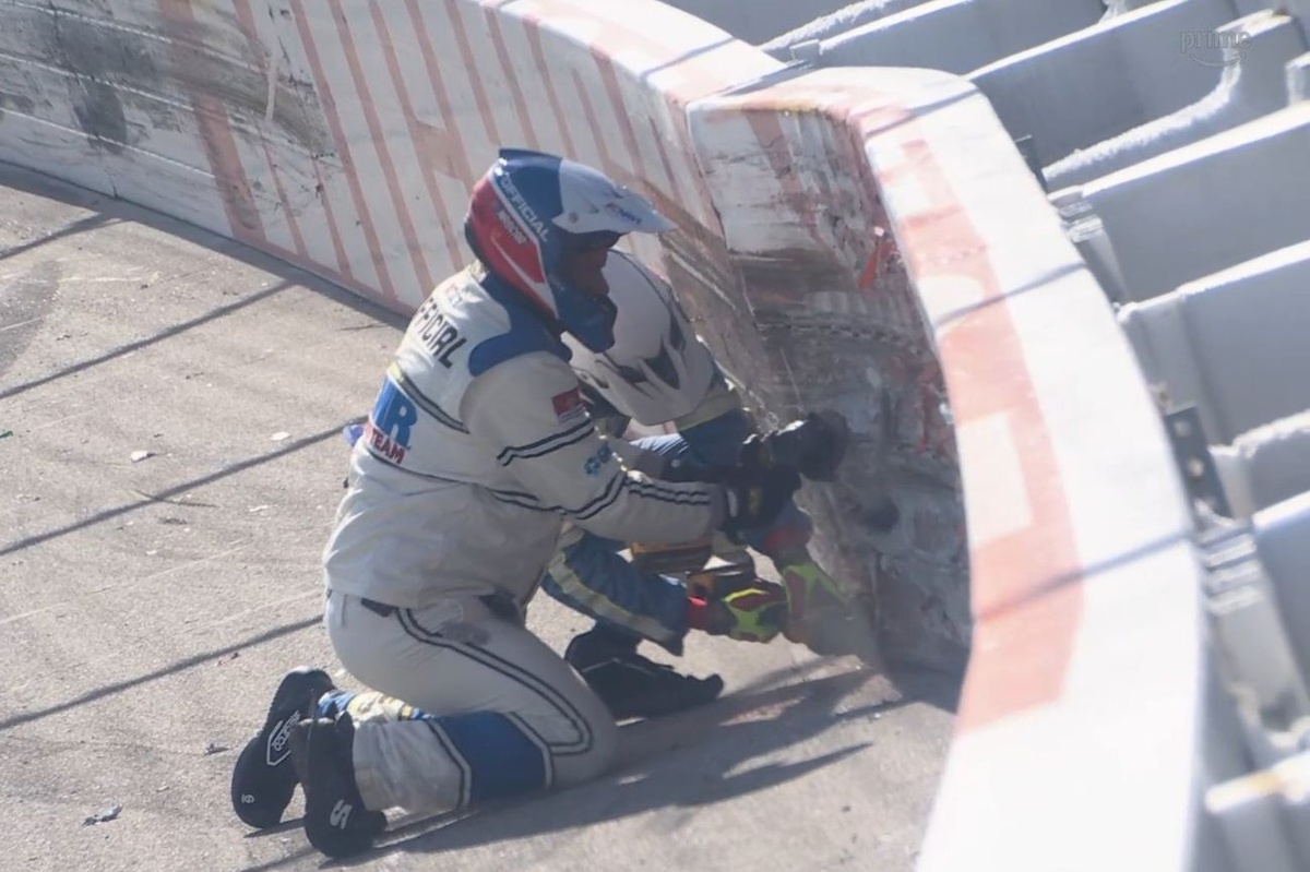NASCAR halts Michigan race to repair wall after vicious Elliott, Bell crash