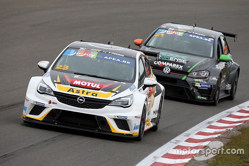 TCR Benelux Zolder: Radermecker en Corthals winnen