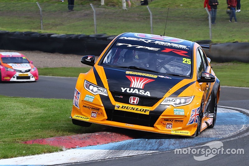 Knockhill BTCC: Neal sneaks through for Race 2 win in epic battle