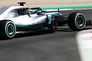 Hamilton bovenaan na eerste dag Barcelona, Verstappen derde