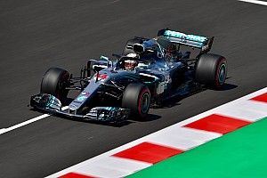 Hamilton completó un viernes dominado por Mercedes en España
