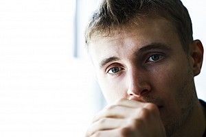 FIA решила оставить в силе штраф Сироткина