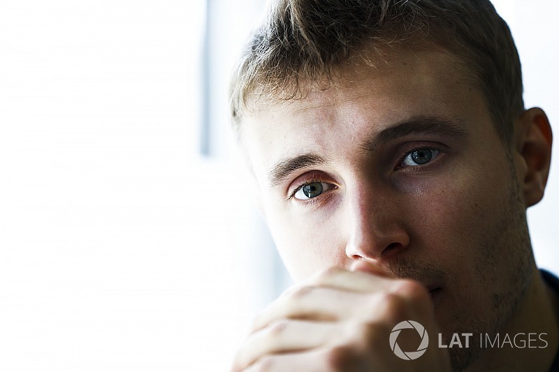 FIA решила оставить в силе штраф Сироткина