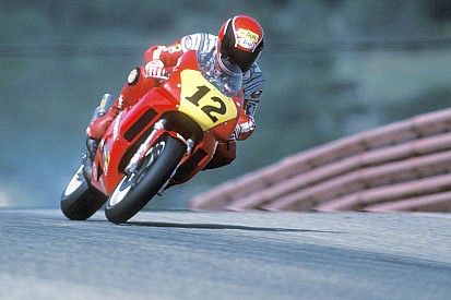 Картон вместо гипса на гонке MotoGP – видео студии Duke