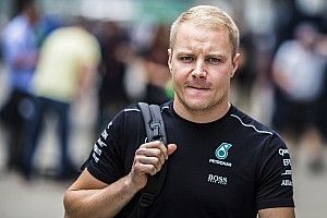 Bottas: "Non so se Lewis vorrà aiutarmi, ma il team vorrebbe l'uno-due"