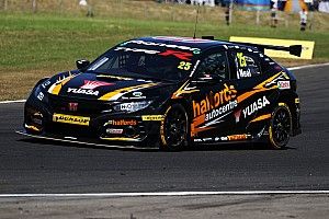 Neal, Cammish stay on at Honda BTCC squad