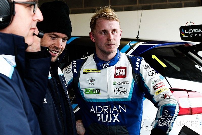 Snetterton BTCC: Sutton beats Cook to Race 2 win