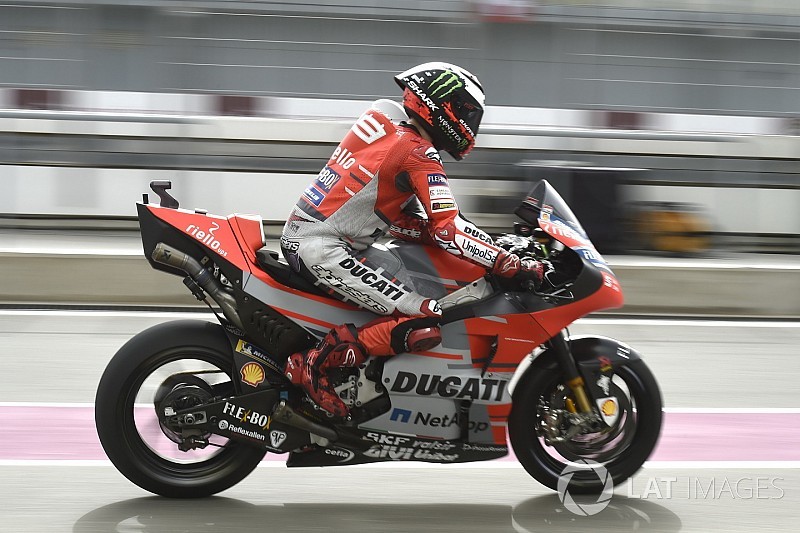 Suzuki решила переманить Лоренсо из Ducati