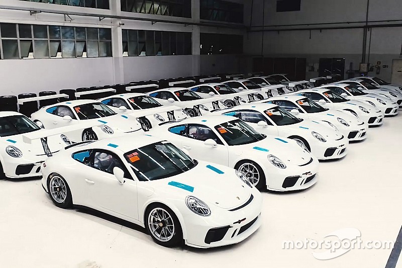Porsche lança ‘Carrera Cup’ e apresenta novos carros de 2018
