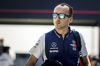 Kubica diz que continua negociando para correr em 2019