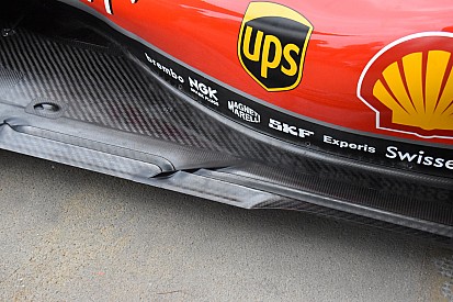 Ferrari: ci sono due "binari" nel fondo tagliati da uno slot obliquo