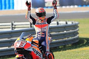 Victoria de Márquez y caída triple entre las Ducati oficiales y Pedrosa