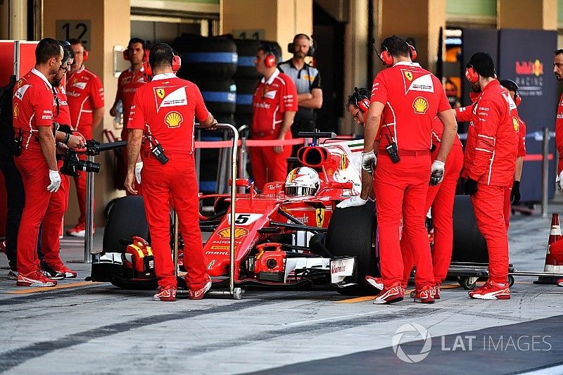 Vettel snelste in ochtendsessie tweede testdag, Verstappen P5