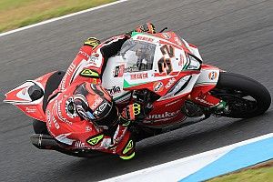 Savadori da la sorpresa y lidera los libres del WorldSBK en Australia