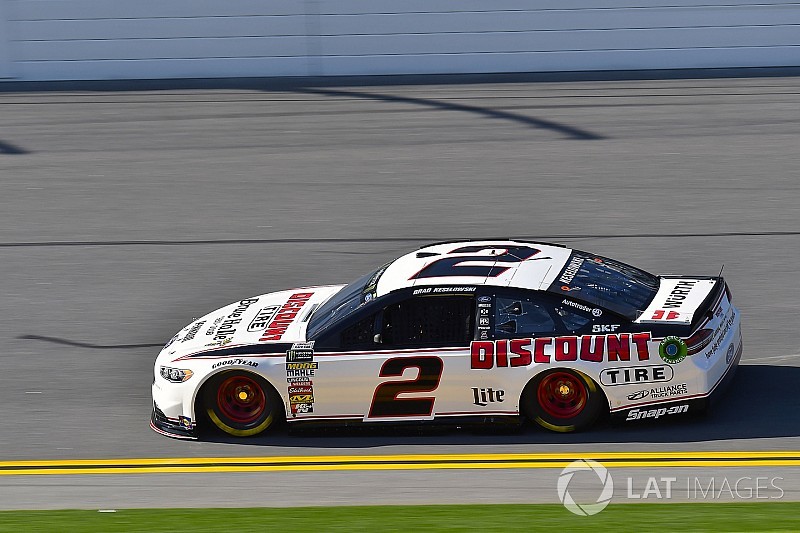 Keselowski gana Clash para un doblete de Penske