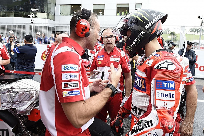 Lorenzo: "Se Dovi è davanti e Marc ha problemi, starò attento alla tabella"