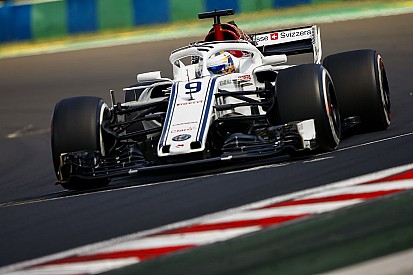 Leclerc ve Ericsson henüz araçta mutlu değil
