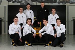 Renault quiere poner los pilotos de su academia en equipos cliente