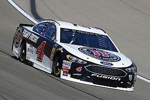 Kevin Harvick domina y gana la etapa 1 en Las Vegas
