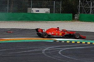 Vettel dice que Hamilton no le dejó suficiente espacio