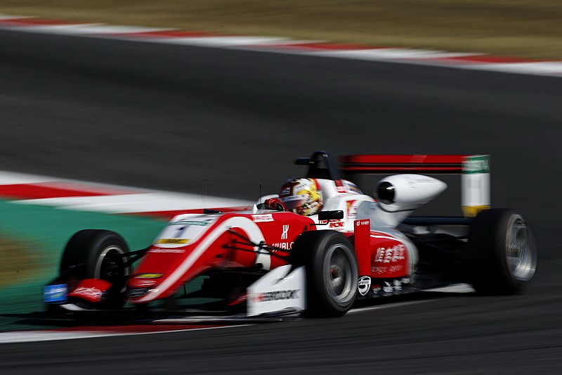 F3 Avrupa Hockenheim: İlk yarışa Zhou pole'den başlayacak, Schumacher 7.