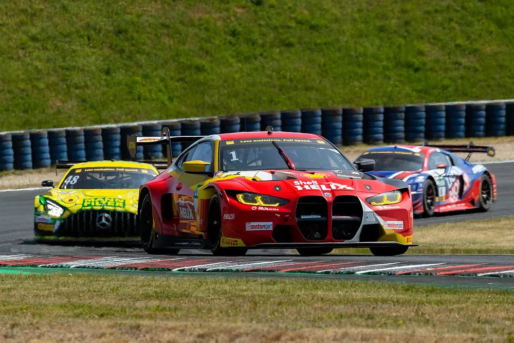 Sheldon van der Linde, Schubert Motorsport BMW M4 GT3, Maro Engel, Mercedes-AMG Team Landgraf Motorsport Mercedes-AMG GT3