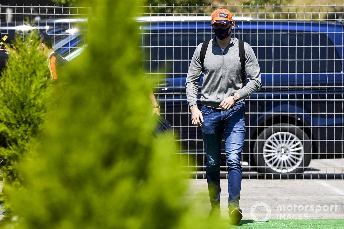 Verstappen elmondta, melyik két területen kell fejlődnie a Red Bullnak