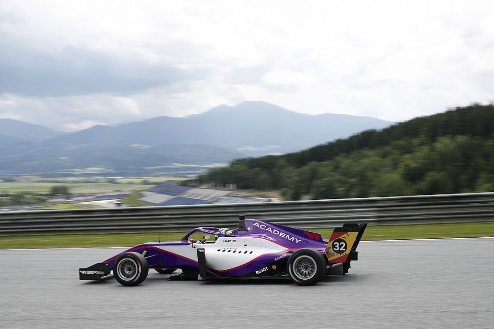 Sabet Podium Perdana W Series, Nerea Marti Incar F1