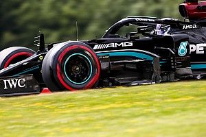 F1: Hamilton volta a citar "atualização de motor" da Red Bull e fala em "corrida solitária"