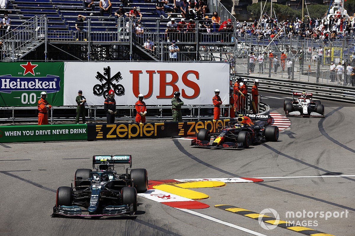 F1 - Villeneuve: "O maior problema da Red Bull é que Pérez não está na luta"