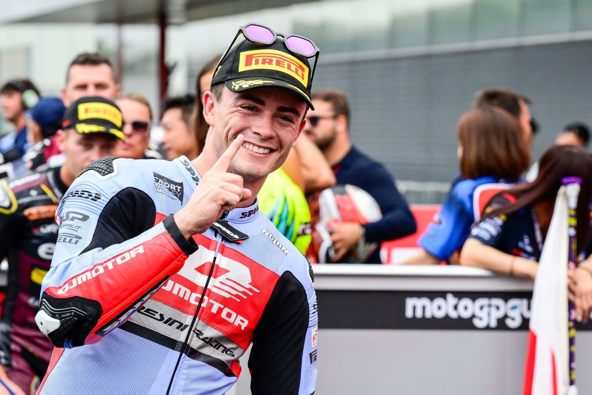 小椋藍を破って日本GP Moto2クラスで勝利したゴンザレス、日の丸