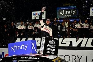 Blaney se abre camino hacia el Campeonato 4 con sombra sobre el final de carrera