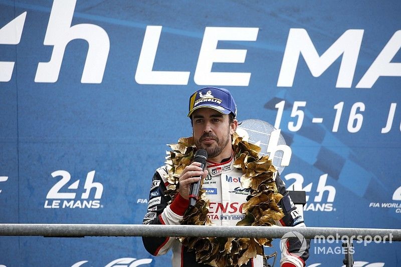 Podio: #8 Toyota Gazoo Racing Toyota TS050: Fernando Alonso