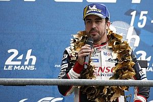 Video: Alonso, Le Mans 24 Saat öncesi gösteri sürüşü yapıyor