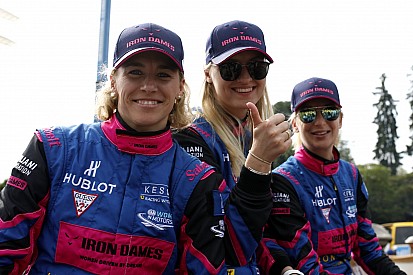 Rahel Frey et les « Iron Dames » au départ des 12 Heures d’Abu Dhabi