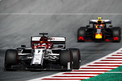 Raikkonen: Lastikleri korumak zorunda kaldım