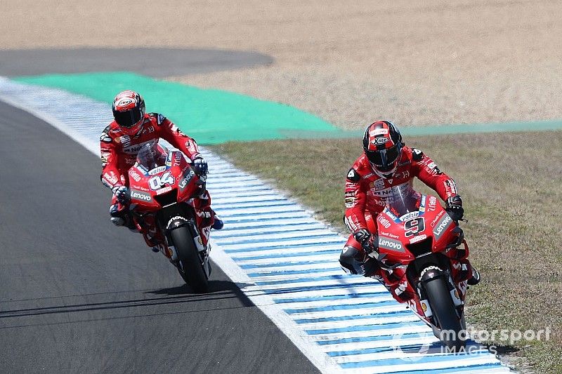 Petrucci sigue mandando en Jerez y Rossi deberá pasar por la Q1