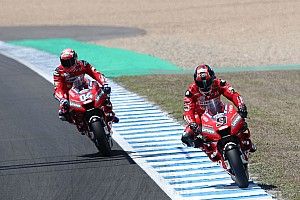 Petrucci sigue mandando en Jerez y Rossi deberá pasar por la Q1