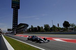 Bottas volta a dominar e é o mais rápido do dia na Espanha