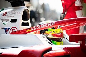 Mick Schumacher: "Wil mezelf alleen met mijn vader vergelijken"