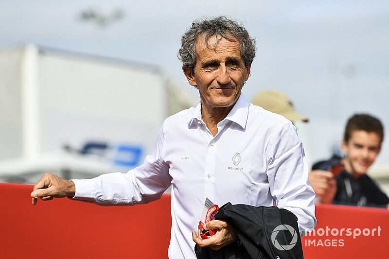 Prost hekelt ‘elektrische obsessie’: “F1 moet keuzes maken”