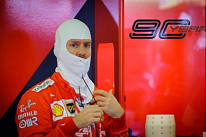 Villeneuve szerint Vettel csak akkor nyerhet, ha megszabadul a szellemeitől